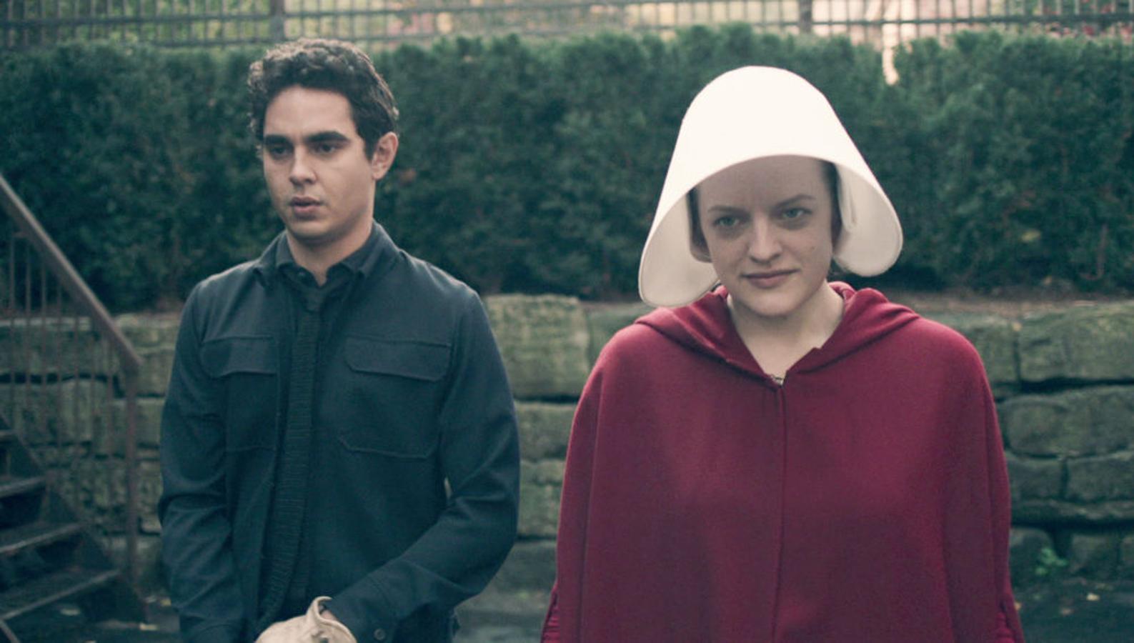 El cuento de la criada. HBO. Temporada 4. 29 de abril.Dos años después de la tercera temporada, esta terrorífica distopía regresa con diez episodios para seguir contando la historia de June Osbourne, a la que dejamos tratando de liberar unos niños para ponerlos rumbo a Canadá. Un acto de traición a Gilead que seguro que tendrá consecuencias para el personaje protagonizado por Elisabeth Moss.