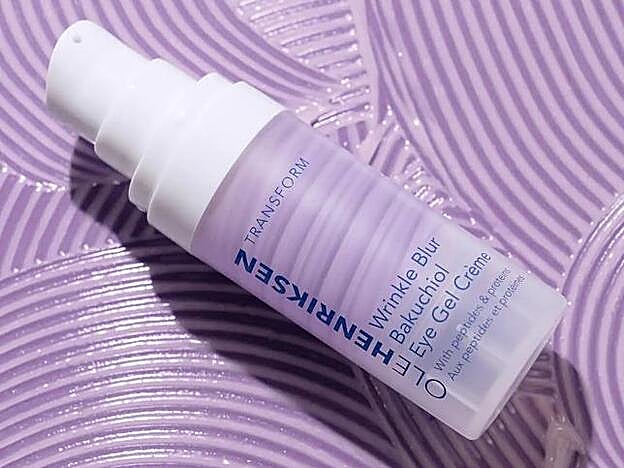 Contorno de ojos antiedad con bakuchiol Wrinkle Blur Bakuchiol Eye Crème de Ole Henriksen. En Sephora.