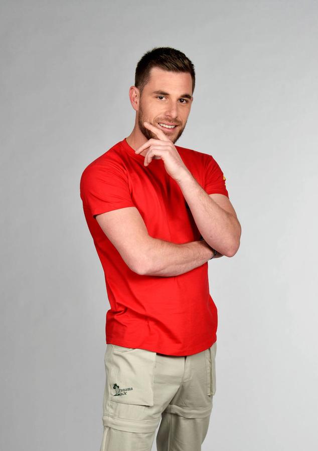 Le conocimos en ‘Mujeres y hombres y viceversa’, de donde salió de la mano con Melyssa. Su relación duró ocho meses y se terminó en ‘La isla de las tentaciones 2’. El acercamiento de Tom con una tentadora del programa hizo que la pareja rompiera. Finalmente Tom decidió irse solo del programa, aunque después continuó su relación con Sandra.