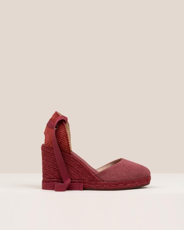 Alpargatas en color burdeos "color block" de Gaimo (49,99 euros)