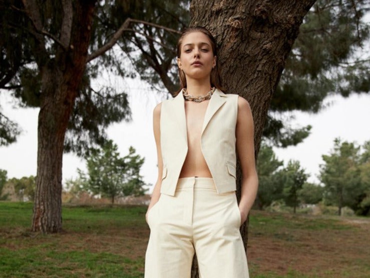 Fotos: Tienes que ver la nueva colección de Sfera: los looks más impactantes (y que quitan años) están aquí, de chalecos a vestidos