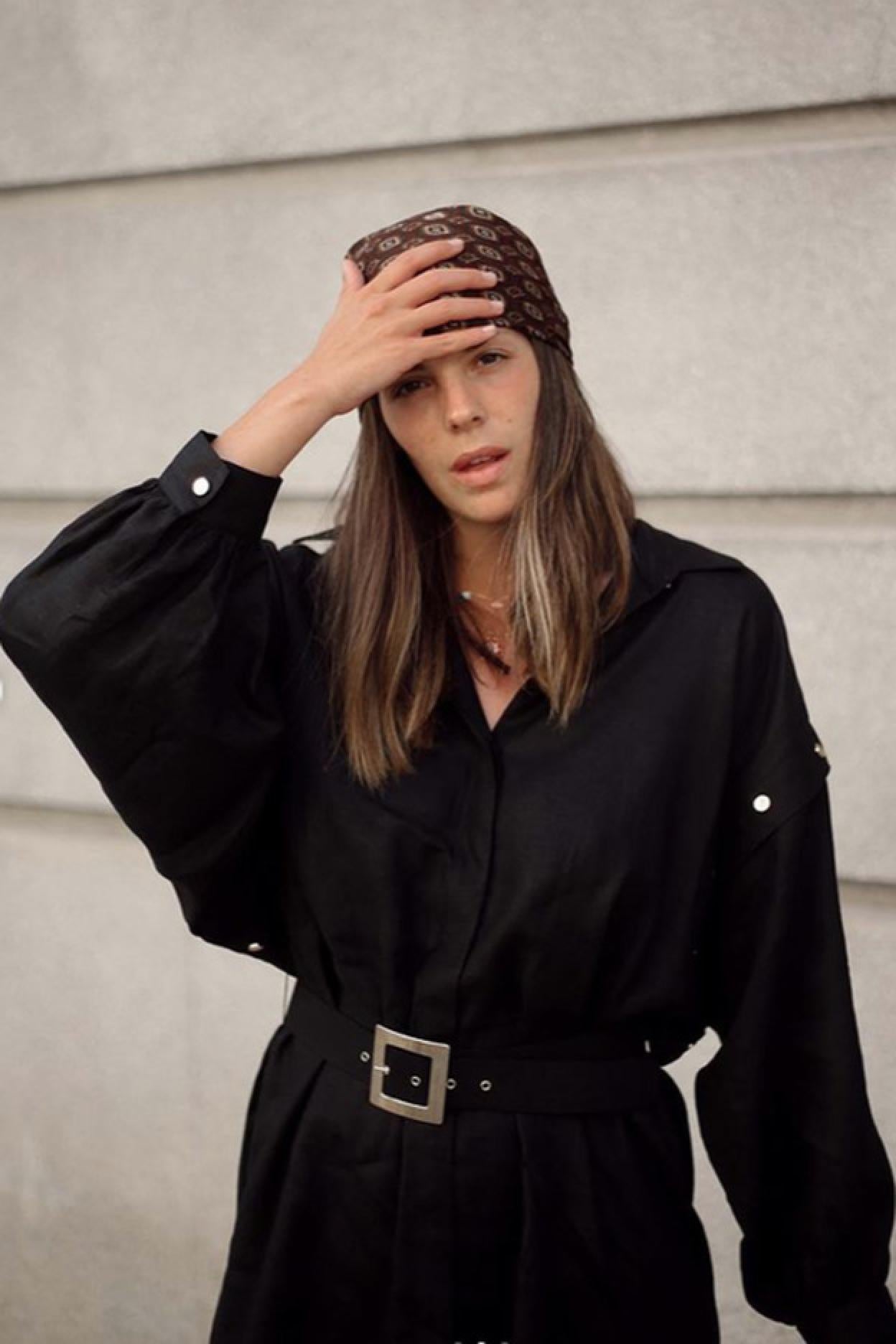 Pincha en la foto para ver monos vaqueros, la prenda tendencia que estiliza y adelgaza, y que ya nos hace soñar con el buen tiempo.