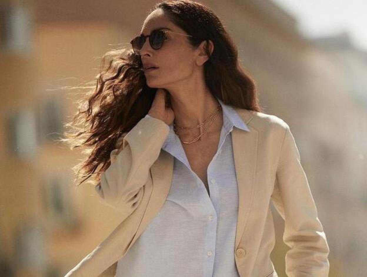 Pincha en la imagen para ve rlos trajes de chaqueta en colores pastel más baratos que elevan tu estilo y te solucionan cualquier look.