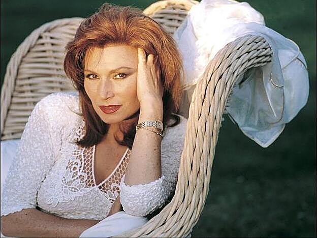 Algo hubo en la relación entre Antonio David y su hija Rocío que a Rocío Jurado no le dio buena espina desde el principio, según ha contado su hija