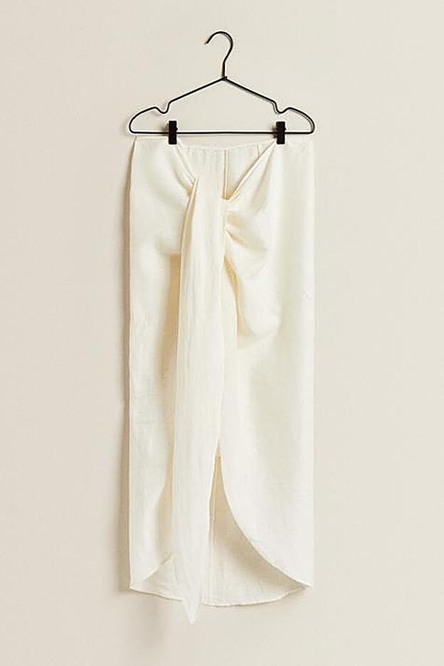 Falda pareo de lino de la colección de verano de Zara Home. (29,99 euros).