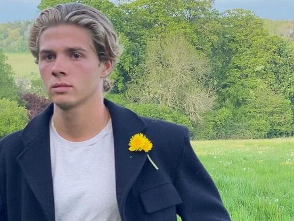 Achileas-Andreas es también familia de nuestra reeina emérita doña Sofía. Si quieres ver su vida en imágenes, pincha en la foto.