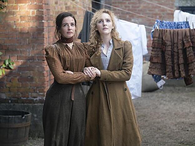 Laura Donnelly y Ann Skelly en 'The Nevers'.