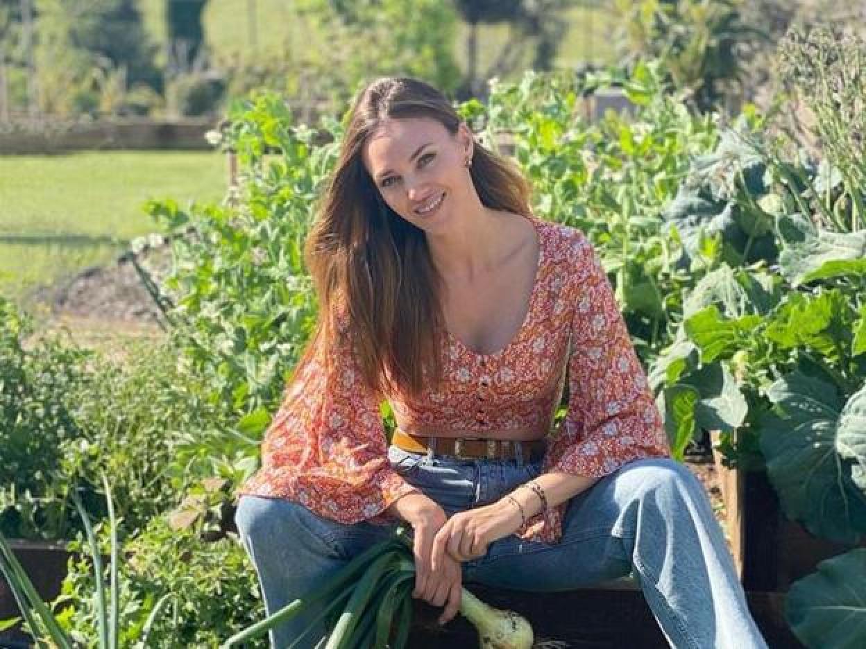 Pincha en la imagen para ver las compras de la semana: todos los vestidos de Zara, Mango y H&M que tienes que tener (¡y muchas más novedades!).