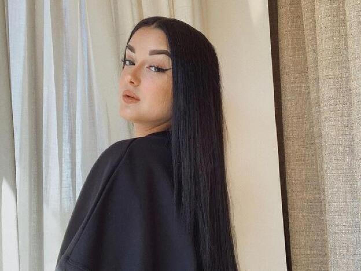 Pincha en la imagen para ver los mules más bonitos para primavera: los zapatos planos, cómodos y muy estilosos que no te vas a quitar en el entretiempo.