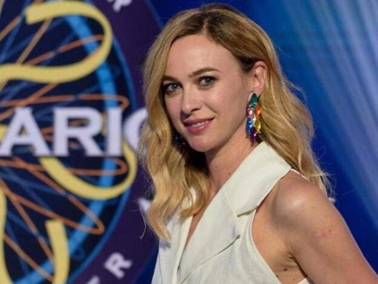 Pincha en la imagen para ver 15 vestidos blancos de Zara que vas a querer añadir a tu armario inmediatamente.