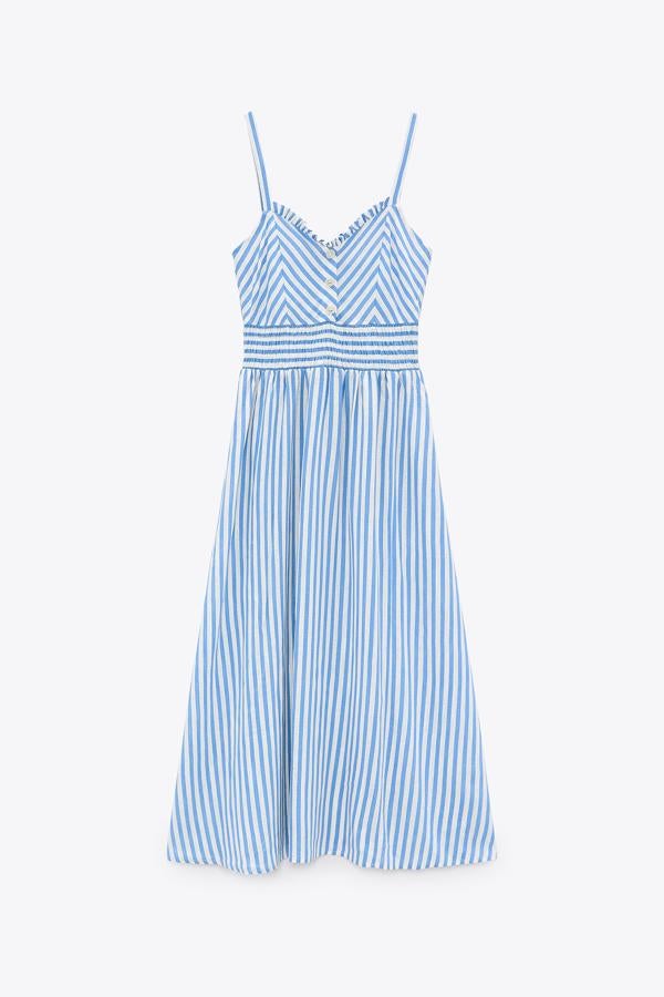 Vestido midi con estampado de rayas en blanco y azul de Zara (39,99 euros)
