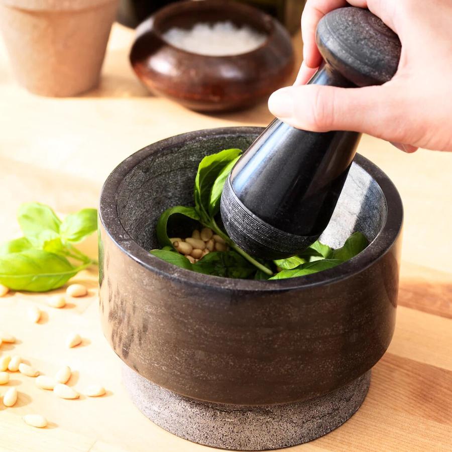 Este mortero en mármol negro tiene un precio de 15 euros.