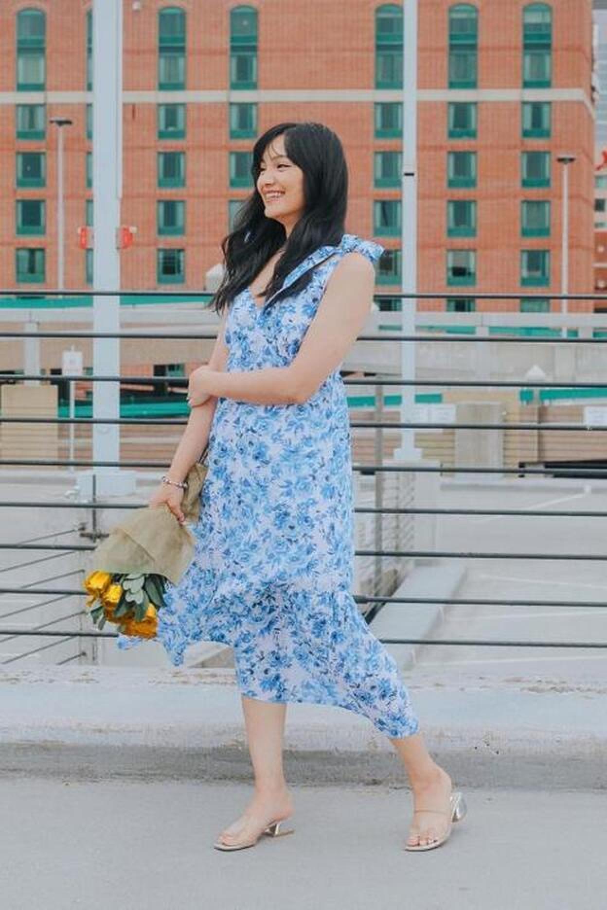 Pincha en la imagen para descubrir los vestidos vaqueros que necesitas para rejuvenecer todos tus looks de entretiempo.