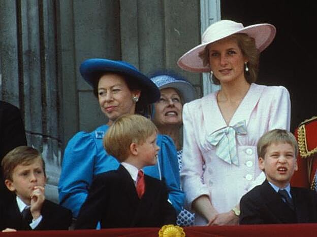Cómo pasó la princesa Margarita de Inglaterra de ser la mejor aliada de Diana de Gales a su peor enemiga (y comentar la reforma del baño en su funeral)