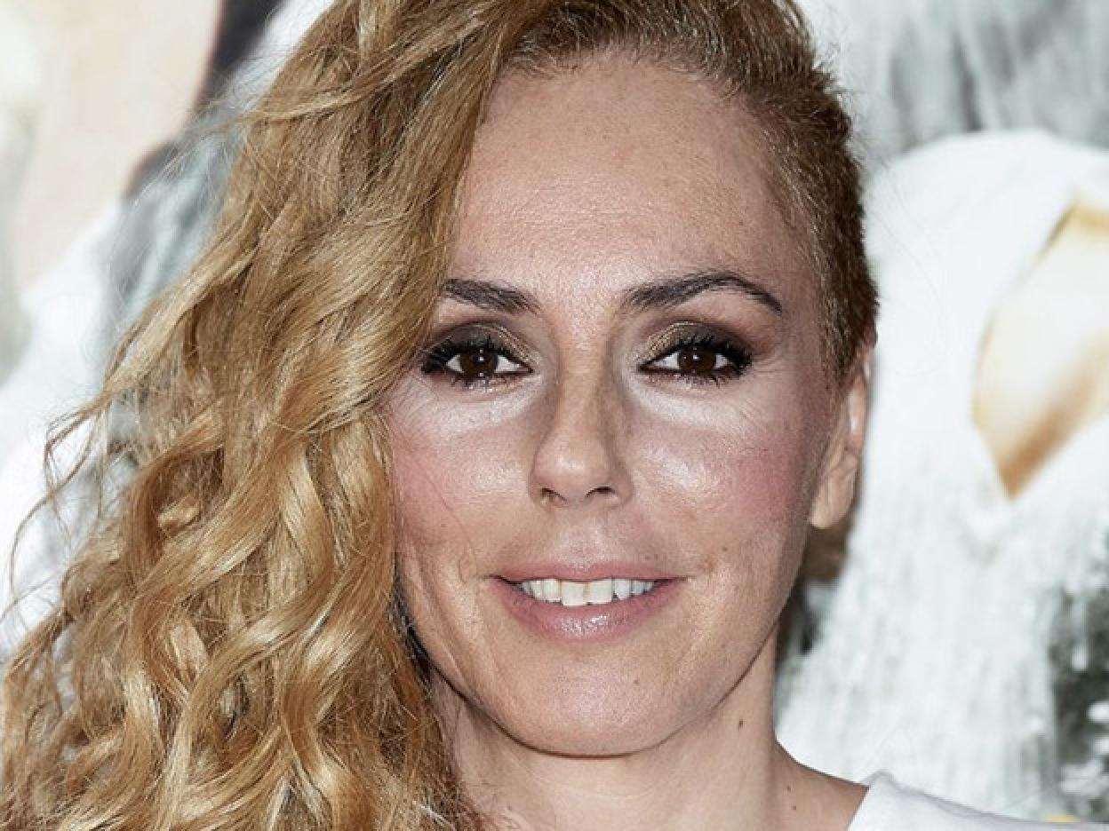 Pincha en la foto para ver la trágica vida de Rocío Carrasco en imágenes: la muerte de su madre, la pérdida de sus hijos, las mentiras y el sufrimiento en silencio que han dejado sin palabras a media España.