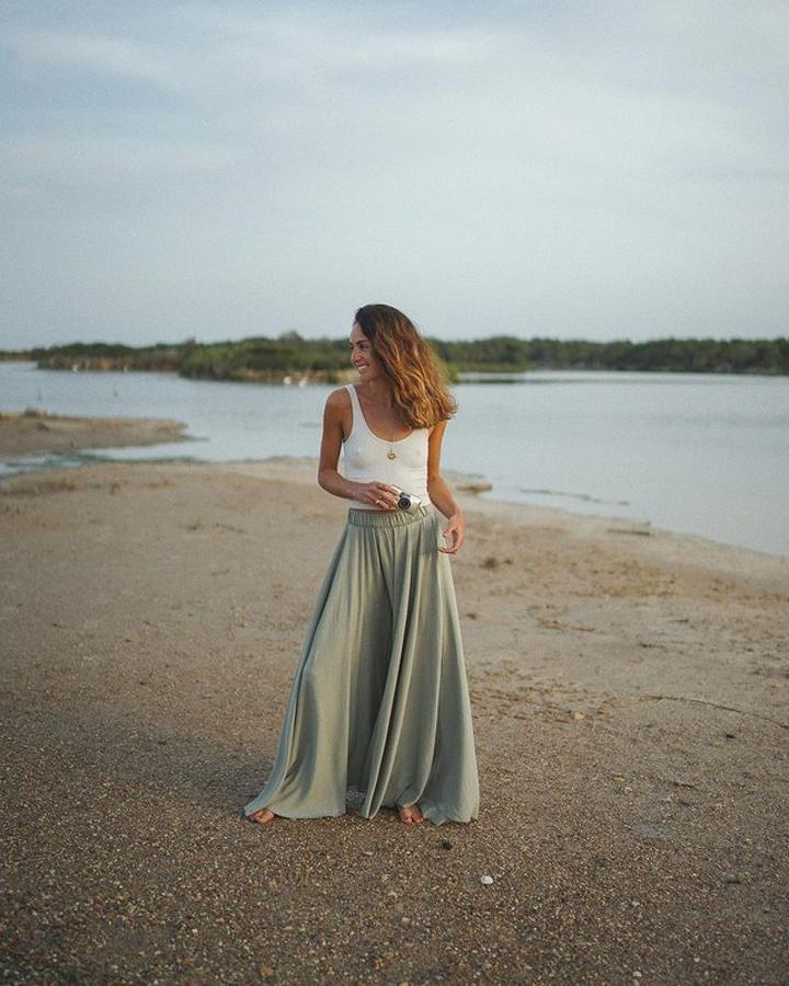 Top de tirantes blanco + falda larga en color verdeagua