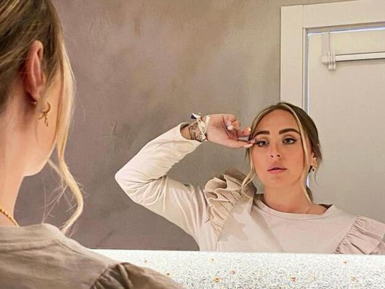 Descubre aquí la trágica vida de Rocío Carrasco en imágenes: la muerte de su madre, la pérdida de sus hijos, las mentiras y el sufrimiento en silencio que han dejado sin palabras a media España