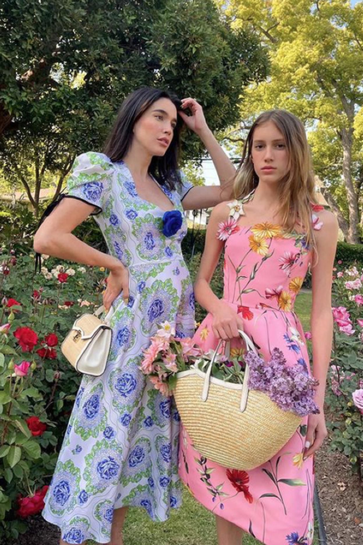 Pincha en la foto para ver 20 vestidos de flores (largos, midi y cortos) para 2020 que son pura tendencia.