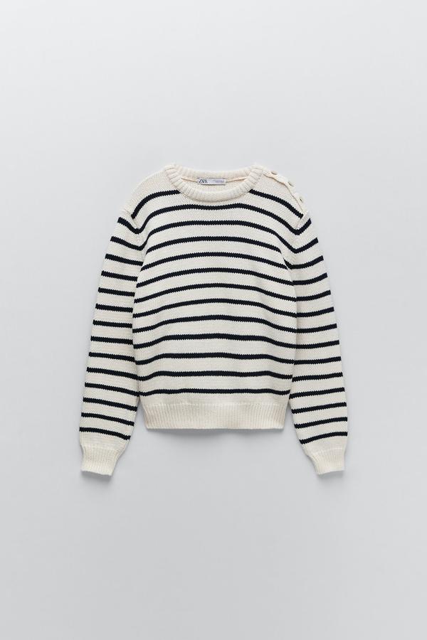 Jersey de punto de algodón con rayas de Zara (25,99 euros)