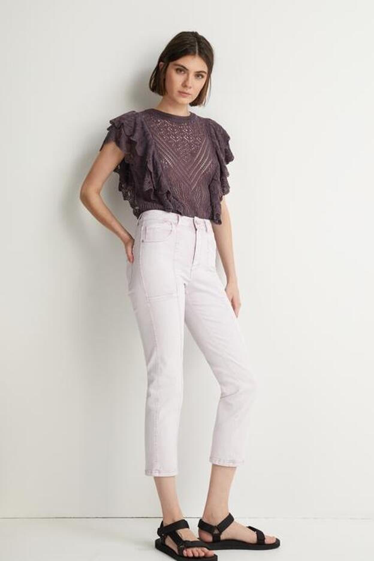 Pincha en la imagen para descubrir los crop tops atados a la cintura que están arrasando esta primavera.