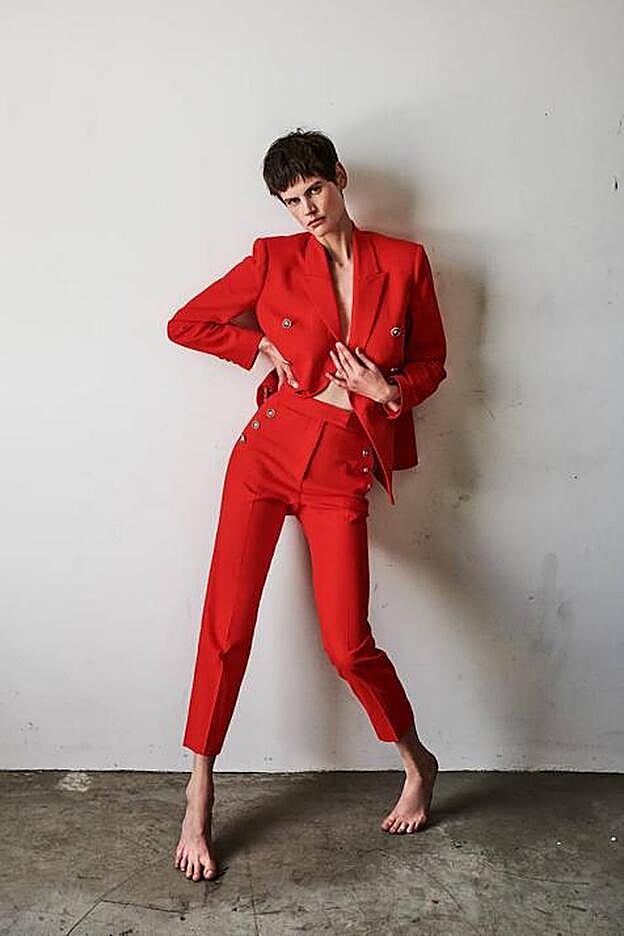 Este pantalón de tiro alto de Zara disponible en dos colores es barato y perfecto para dar color a tus looks de primavera sin perder la elegancia