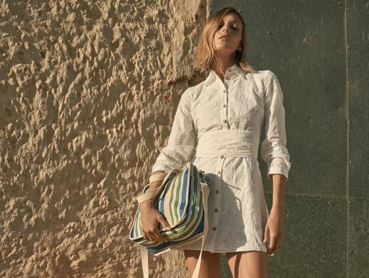 Haz click en la imagen para descubrir otros 11 vestidos blancos que vas a necesitar esta primavera y que puedes comprar ya mismo por menos de 20 euros.