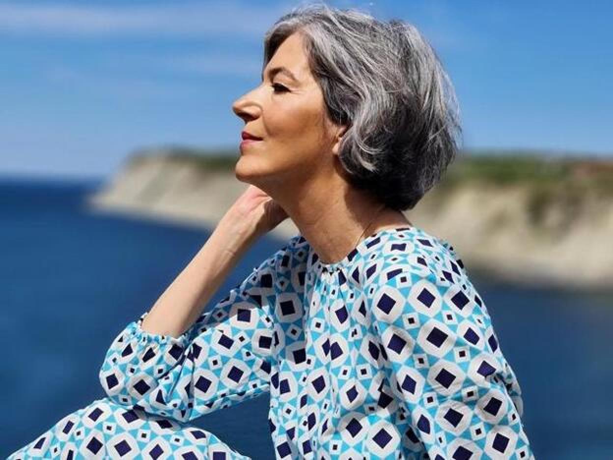 Pincha en la imagen para ver las influencers de más de 50 años que triunfan en Instagram y a las que deberías seguir la pista por sus lecciones de estilo.