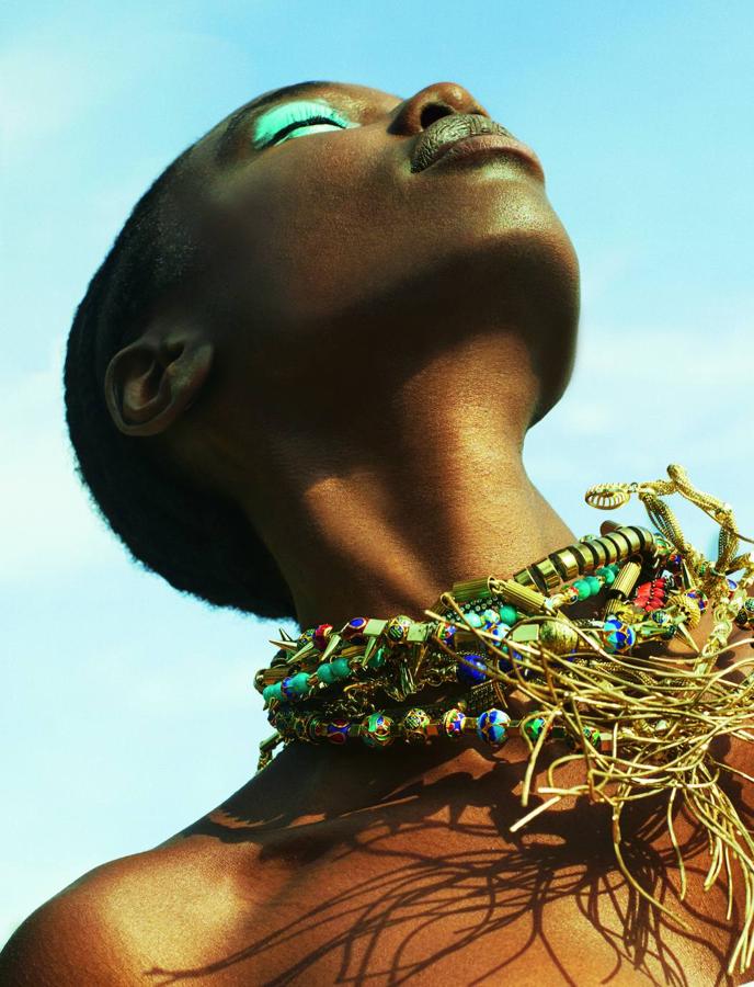 Collares de oro con cuentas de Iosselliani.