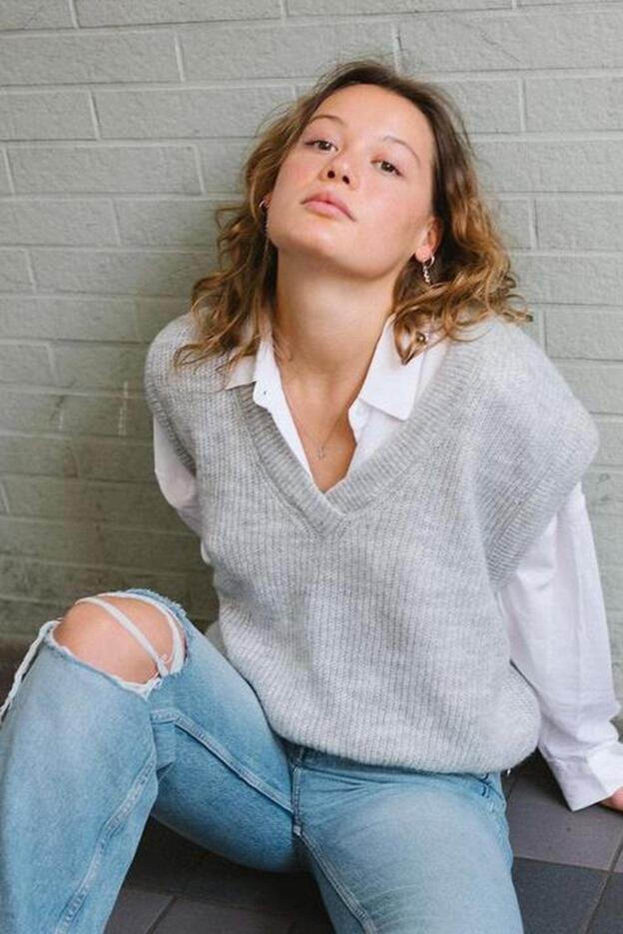 Haz click en la imagen para descubrir los vaqueros con rotos que mejor sientan del low cost.