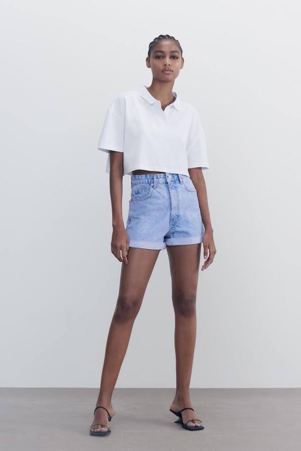 Shorts vaqueros tipo mom, de Zara (19,95 €).