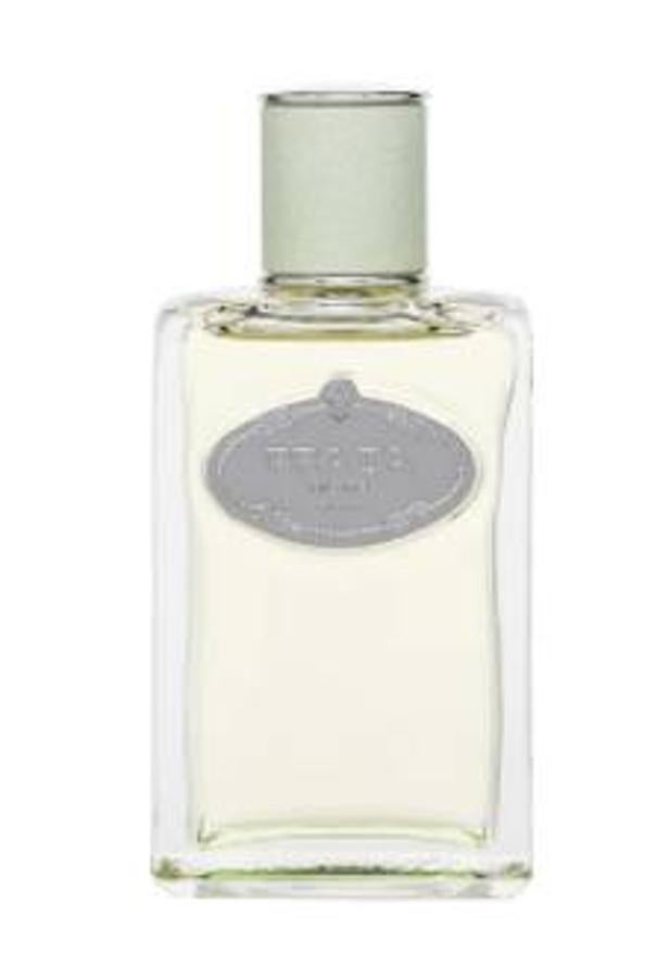 De la familia amaderada floral, este clásico de Prada tiene como notas de salida la flor del naranjo africano, la naranja, mandarina y neroli. En su corazón la sensual flor de iris, que da nombre al perfume, combinada con resina y gálbano. (100 ml 130 euros)