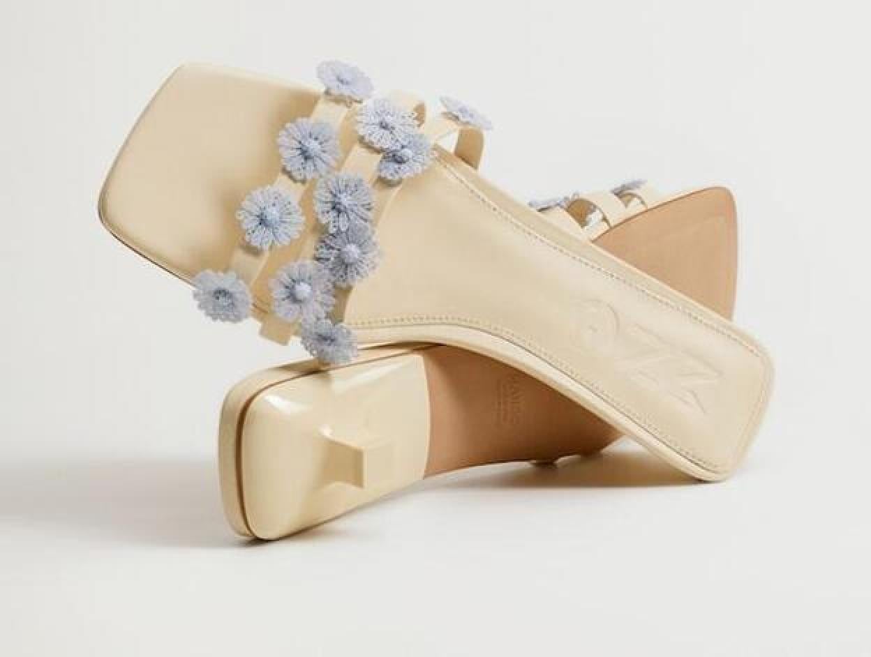 Sandalias de piel de la colección sostenible 3D de Mango (99,99 euros). Descubre otras sandalias que te solucionarán todo el verano.