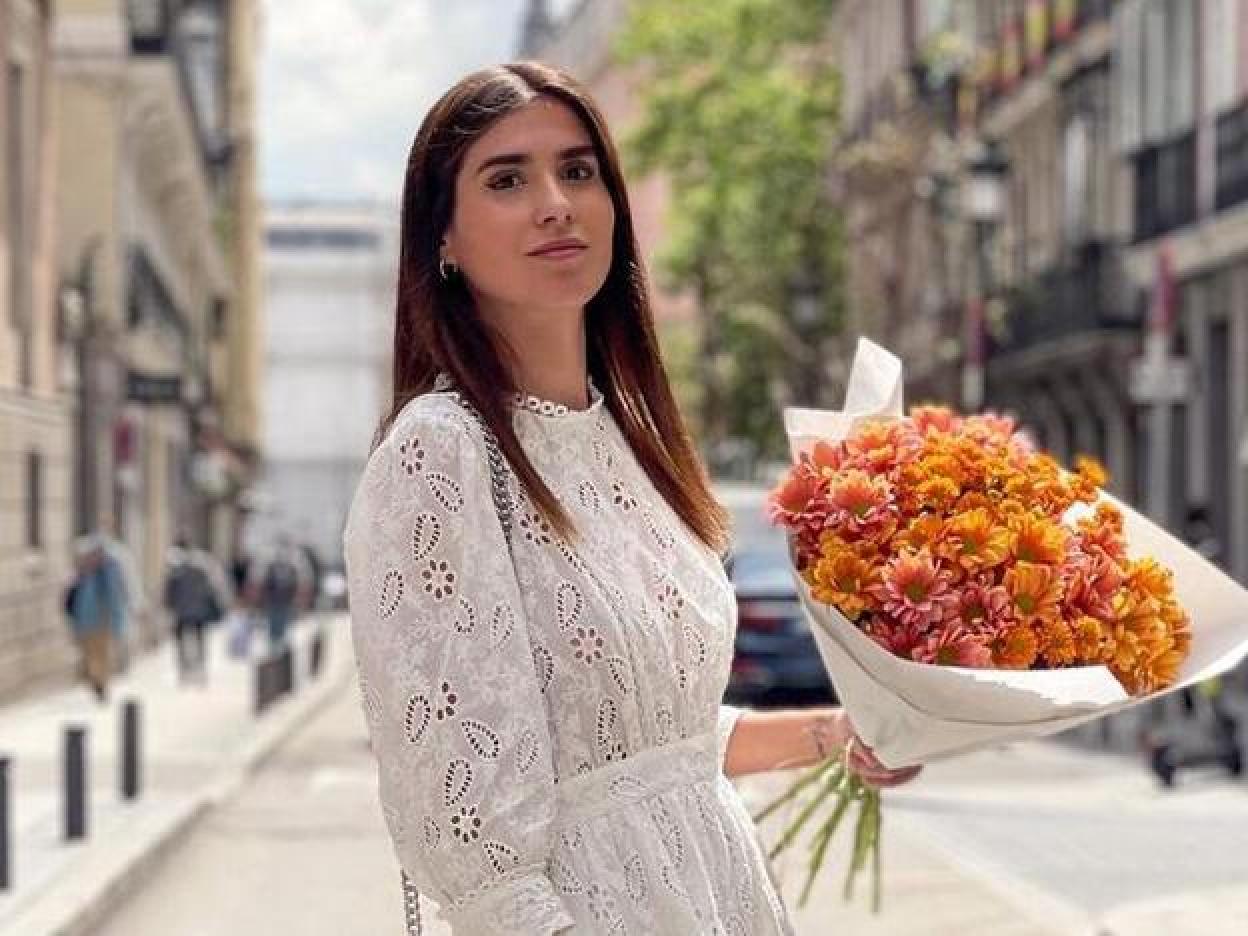 Pincha en la imagen para conocer los mejores sérums para el pelo dañado con ácido hialurónico que eliminan el encrespamiento.