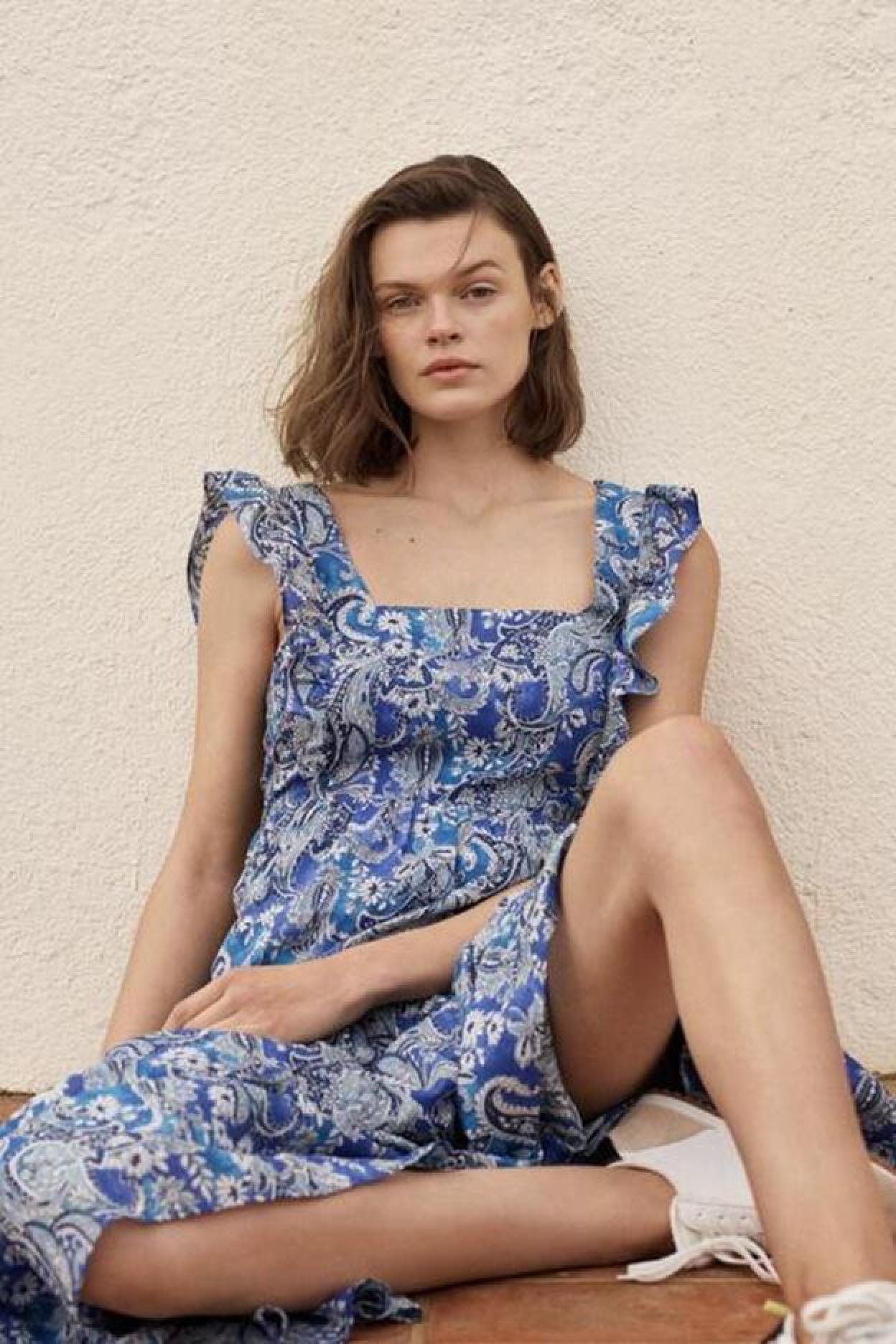 Pincha en la imagen y descubre los vestidos muy baratos de Mango Outlet que perfecto para rejuvenecer tus looks de primavera.