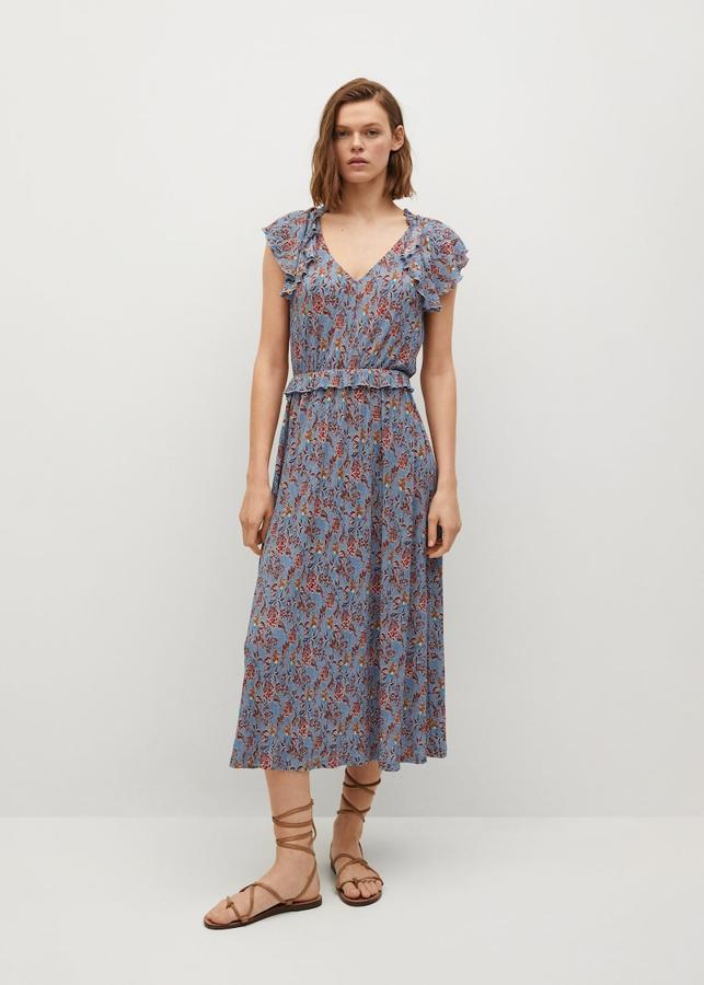Vestido azul lavanda de corte midi con estampado de flores multicolor de Mango (29,99 euros)