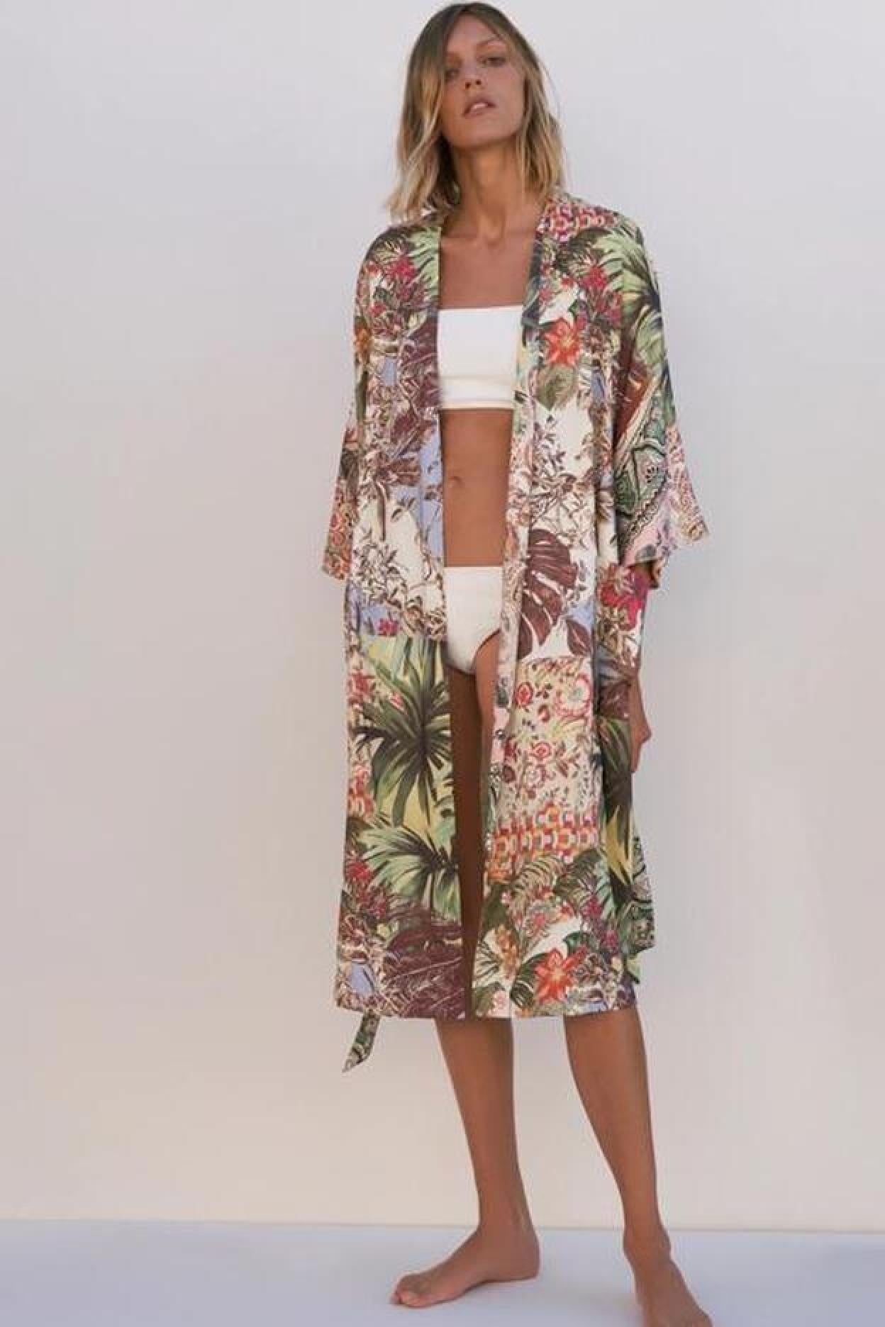 Pincha en la imagen y descubre los kimonos de Zara que llegan para convertirse en un básico de la primavera de tus looks dentro y fuera de casa