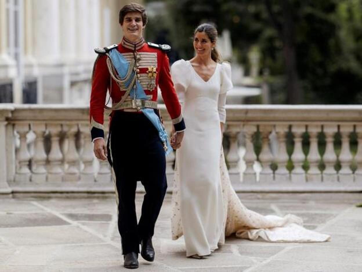 Si quieres ver los looks de todos los ilustres invitados de la boda de Belén Corsini y Carlos Fitz-James Stuart, pincha en la foto.
