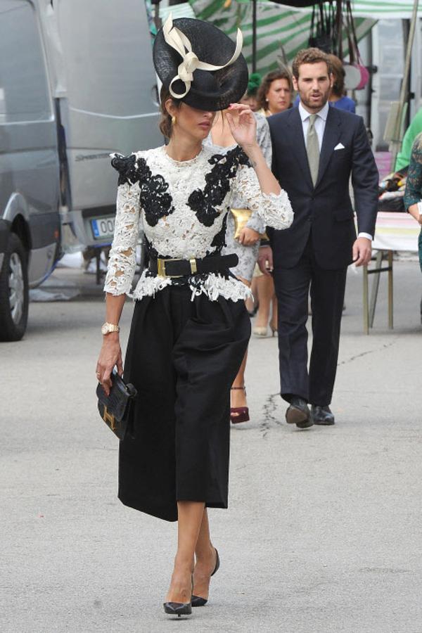 Arrisgar y ganar parece ser una de las claves del estilo de Inés Domecq, que en la boda de Nicolás del Prado y Muguiro y Macarena Merello volvió a ser la más elegante.