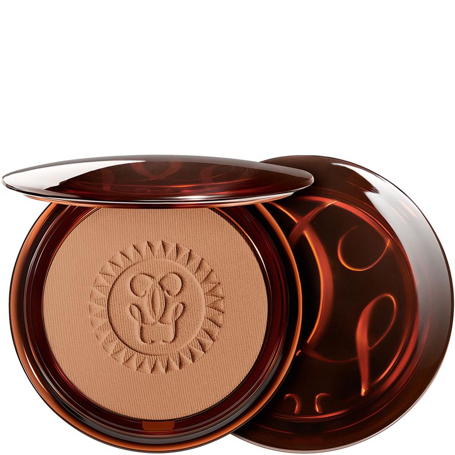 Los Mini Terracota de Guerlain tienen una combinación de activos hidratantes y pigmentos que conforman unos polvos que capturan los reflejos del sol a la vez que perfeccionan la tez con una luminosidad instantánea (19,95 euros).