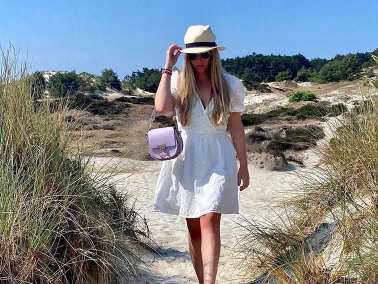 Fotos: Las firmas de moda lo tienen claro, el color que no puede faltar en tus bolsos esta primavera es el lila