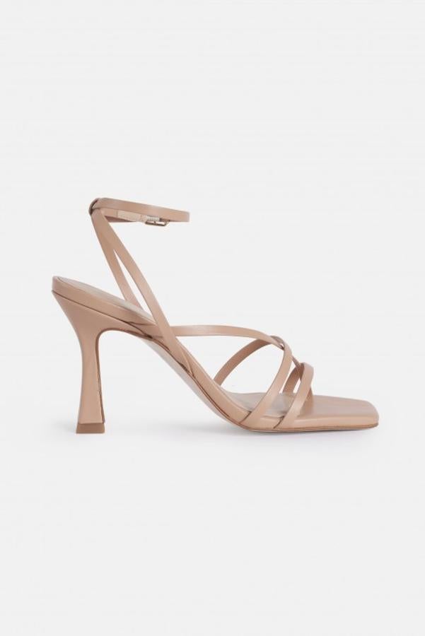 Sandalias de tiras en color nude con tacón asimétrico de Bimani (129 euros)