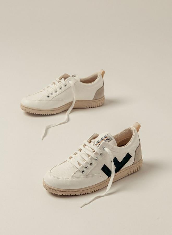 Zapatillas modelo Roland de maíz y bambú, de Flamingos Life (120 €).