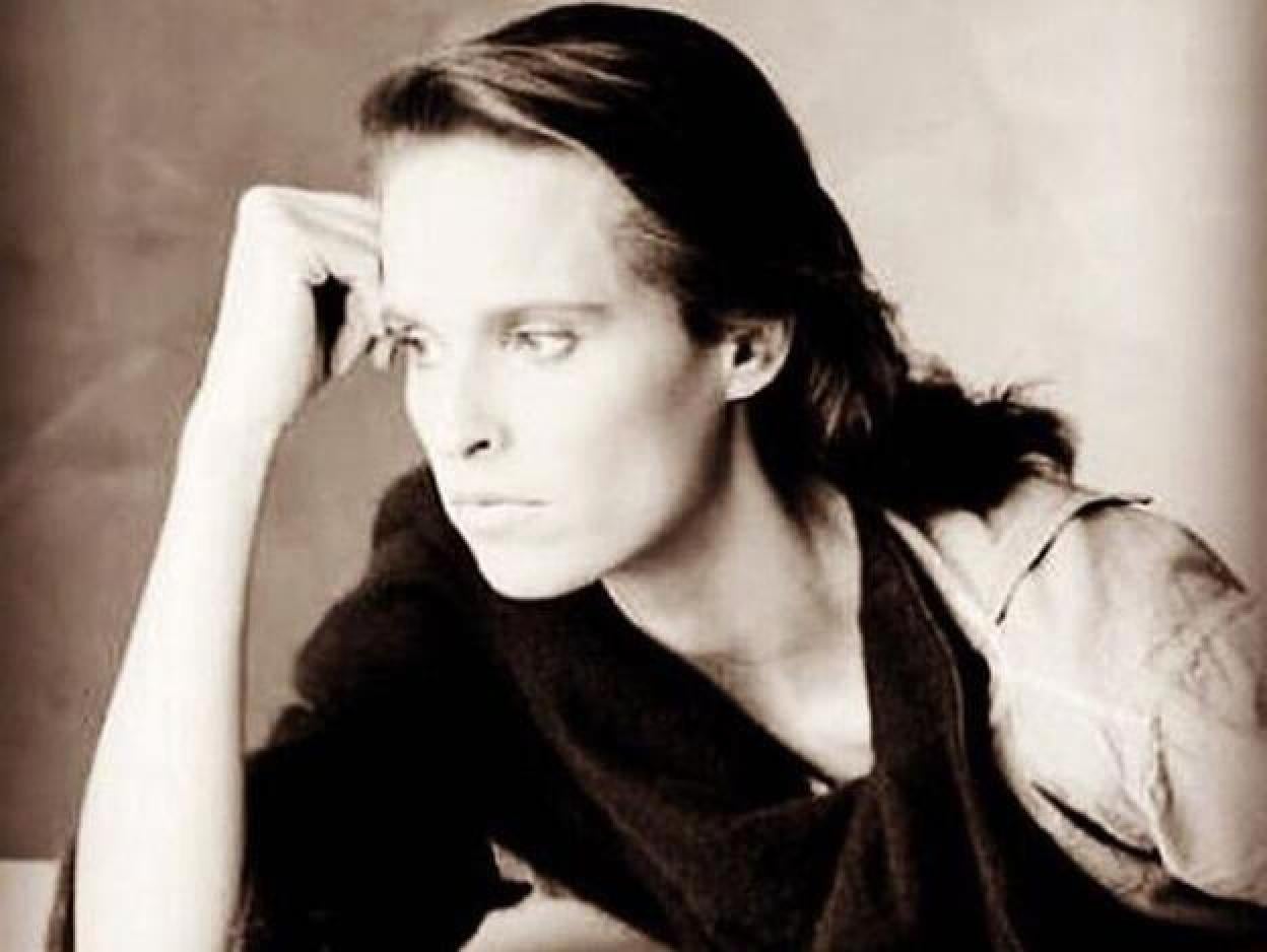 Lucía Dominguín en uan imagen de su etapa como modelo. Si quieres saber más sobre la vida de su padre, Luis Migel Dominguín, pincha en la imagen.