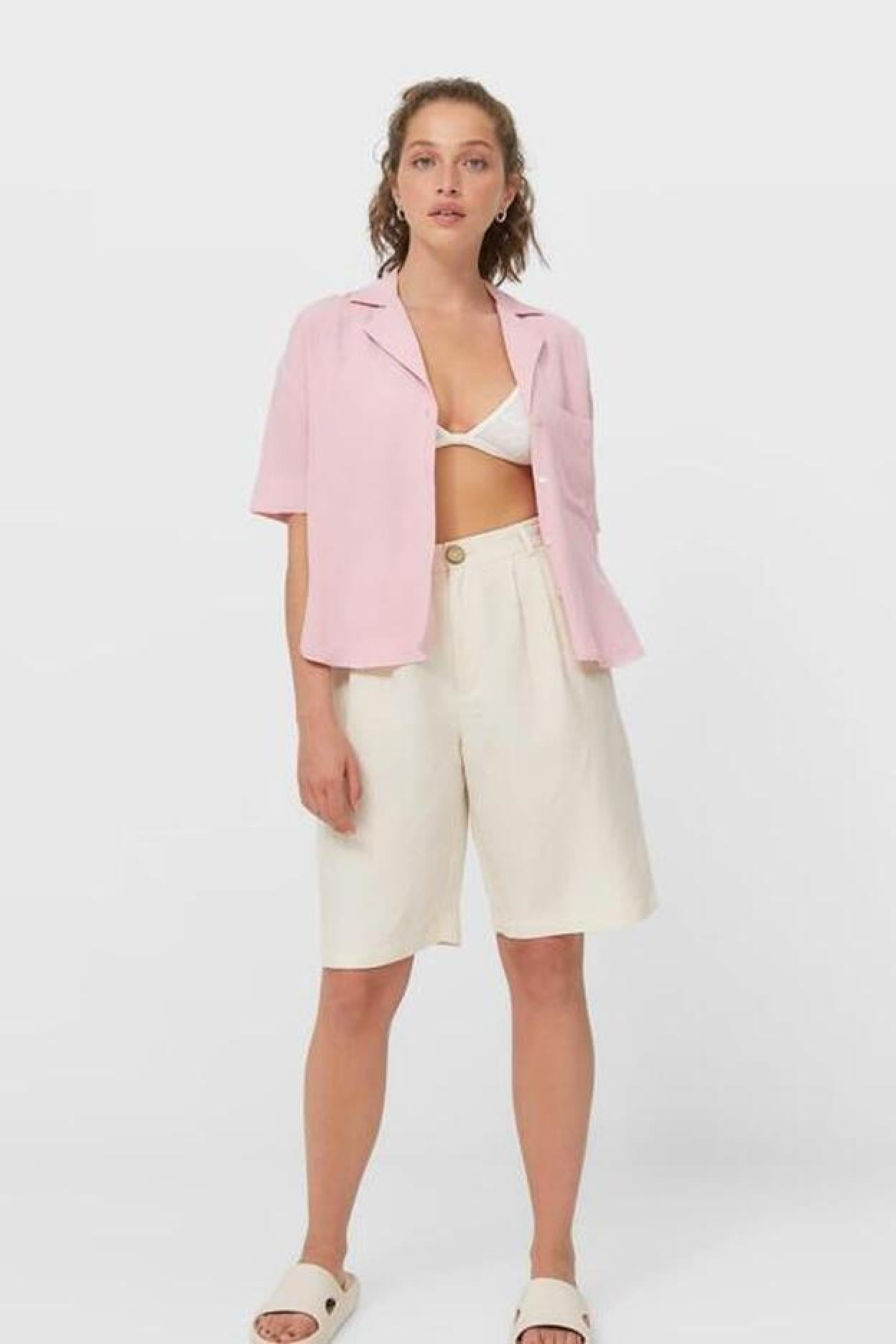 Pincha en la imagen para descubrir las camisas estampadas de Parfois que te van a ayudar a ser la más original y estilosa.