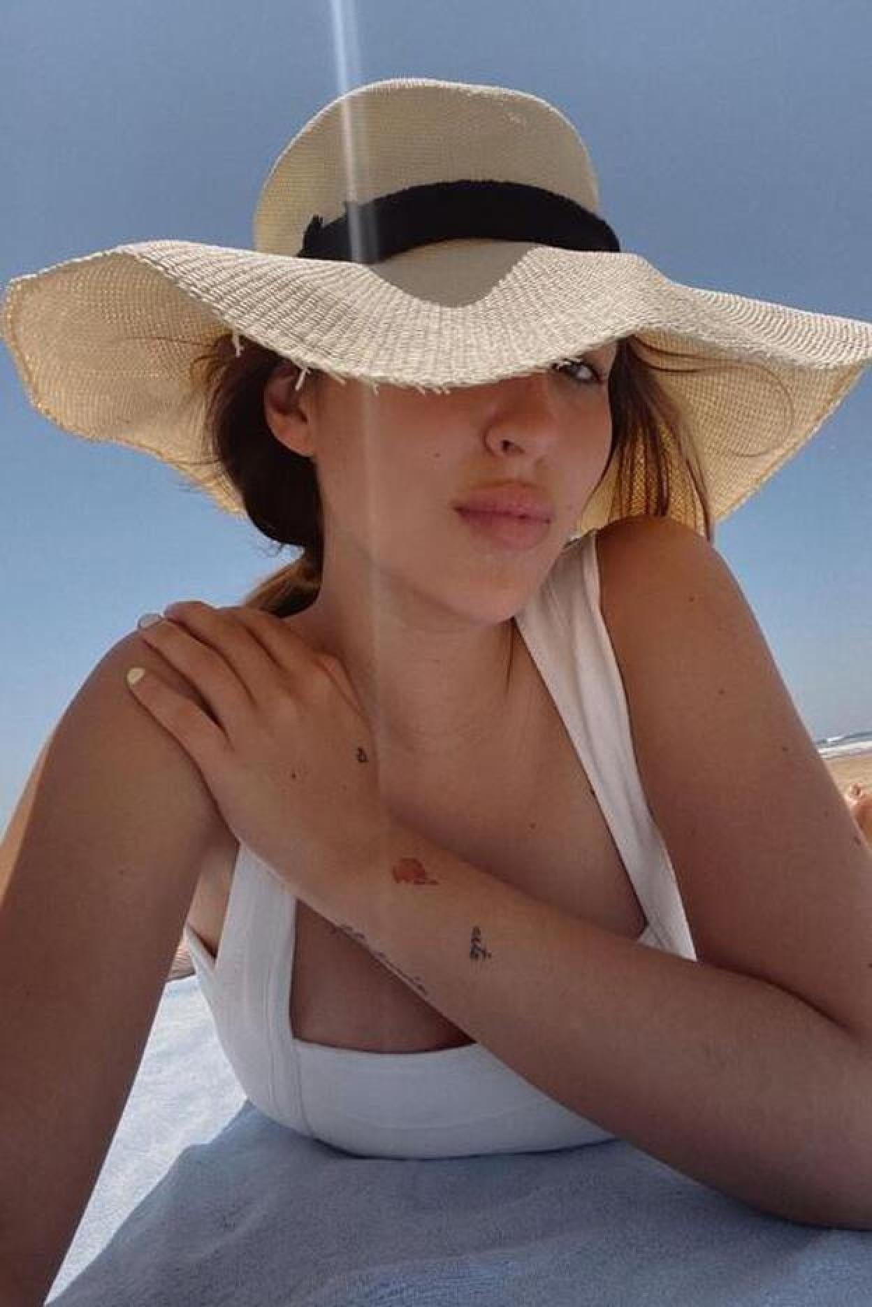 Pincha en la foto para ver los bikinis y bañadores más bonitos para este verano.