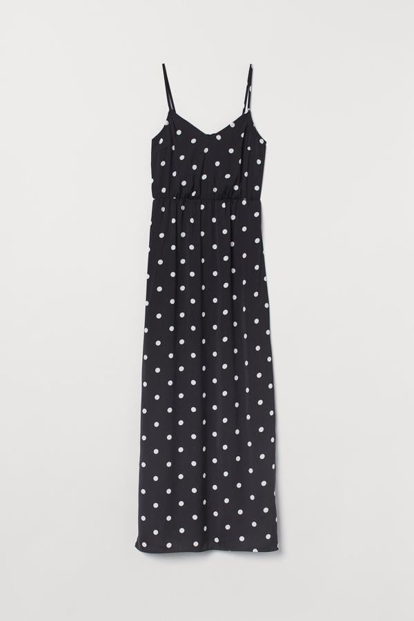 Vestido largo de tirantes con escote de pico, de H&M (19,99 €).