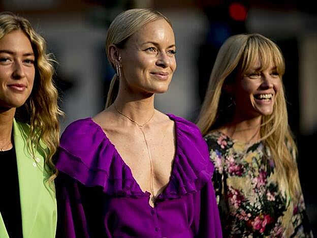 Esta mascarilla con colágeno, ideal para utilizar a los 40, reduce la papada, eleva los pómulos caídos y combate las arrugas del surco nasogeniano