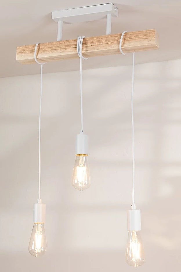 Lámpara de techo con tres bombillos de Sklum.