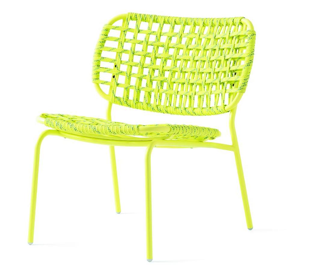 Butaca de exterior YO! de La Oca (820 €).