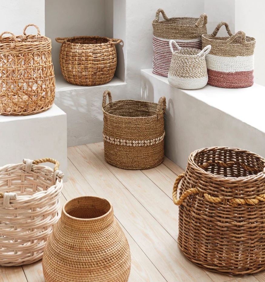 Estos cestos de diferentes tamaños y estilos, perfectos como maceteros o almacenaje exterior, están disponibles desde 24.95 euros en El Corte Inglés.